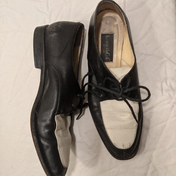 SOLD- Vintage Black & White Leather Loafers - Picture 4 of 14